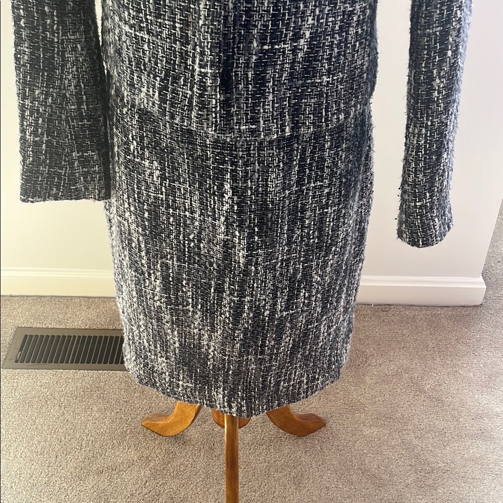Brooks Brothers White and Blue Pencil Skirt Knee-Length